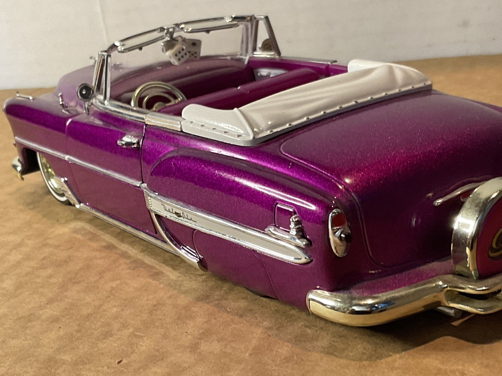 Jada Street Low 1:24 LOWRIDER 1953 Metallic Purple Chevy Bel Air Conv. Die cast