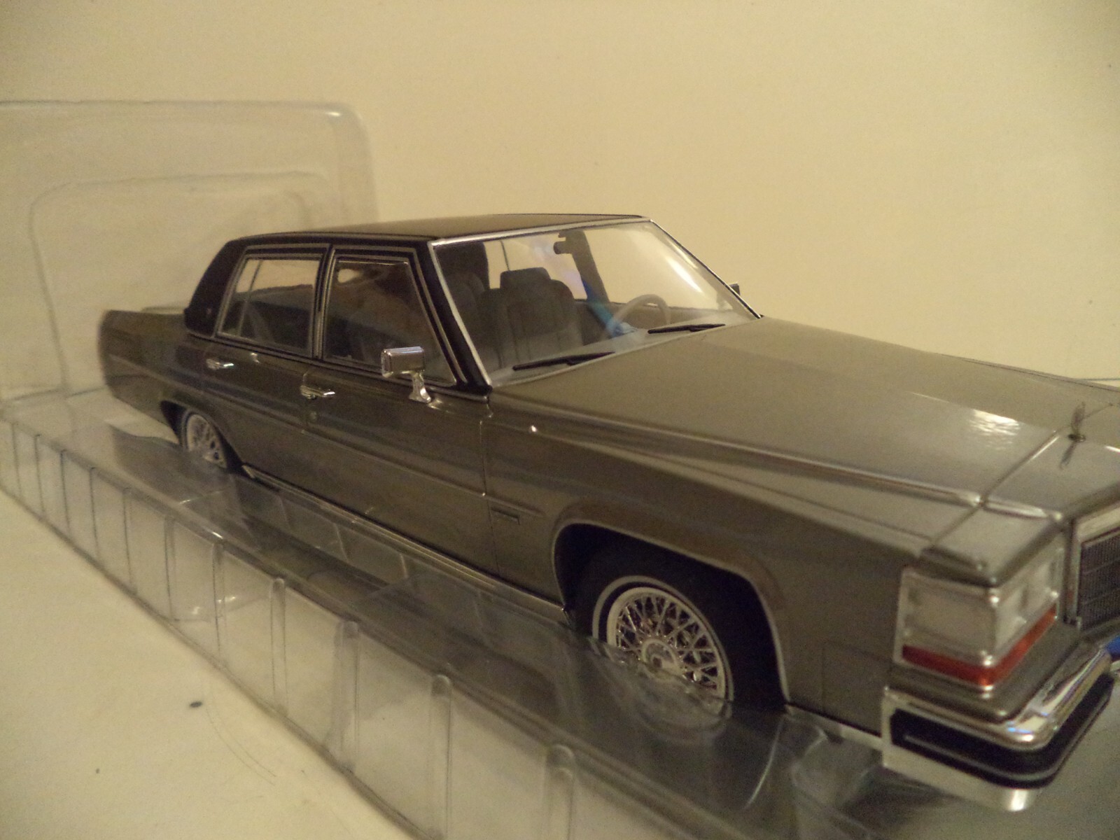 MCG 1982 Cadillac Fleetwood Brougham Grey Metallic 1:18 new in box box damaged