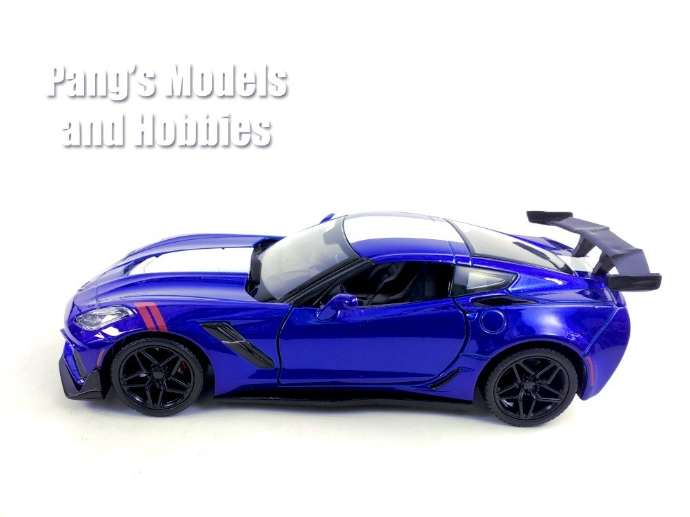 2019 Chevrolet Corvette C7 ZR1 1/24 Scale Diecast Model by Showcasts – BLUE