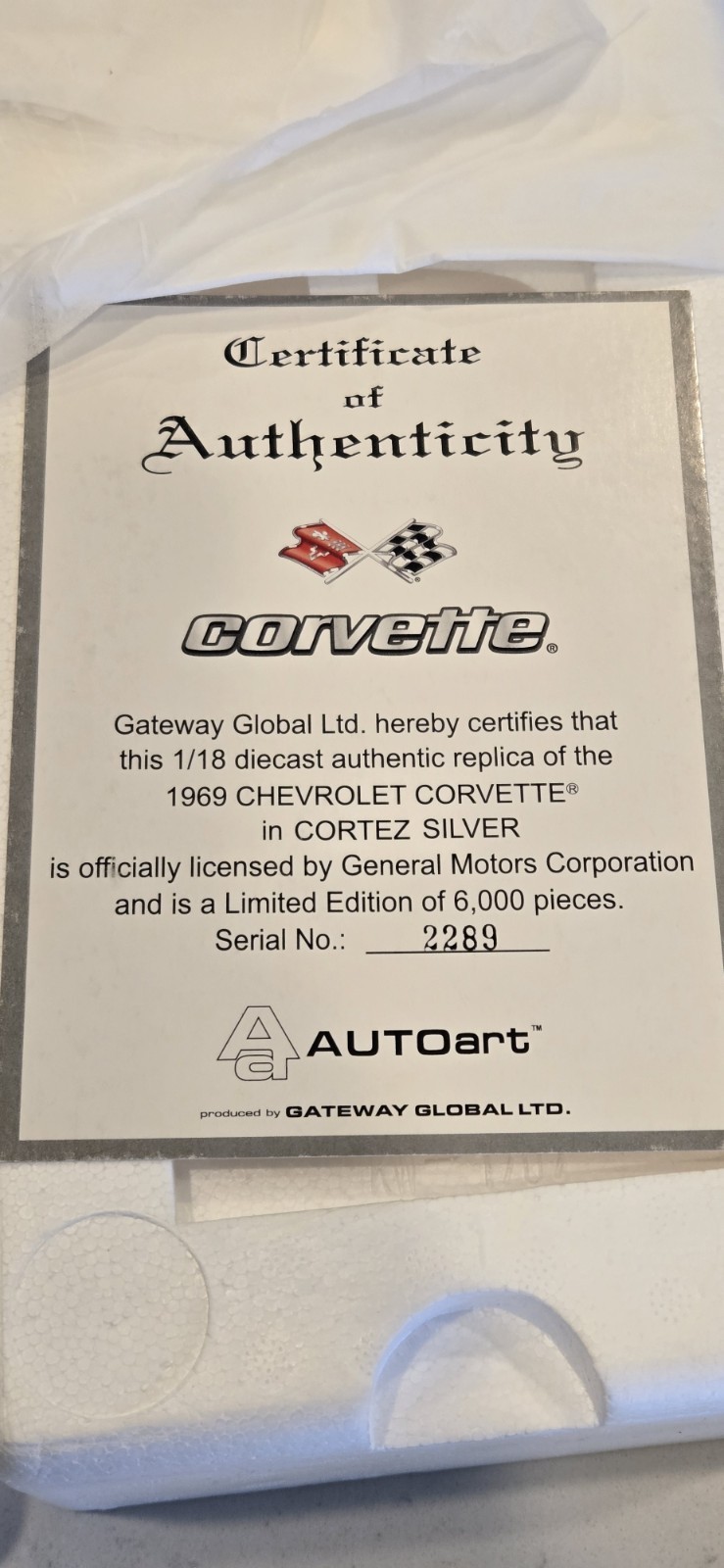 **READ** RARE 1/18 Autoart 1969 Chevrolet Corvette Cortez Silver Diecast