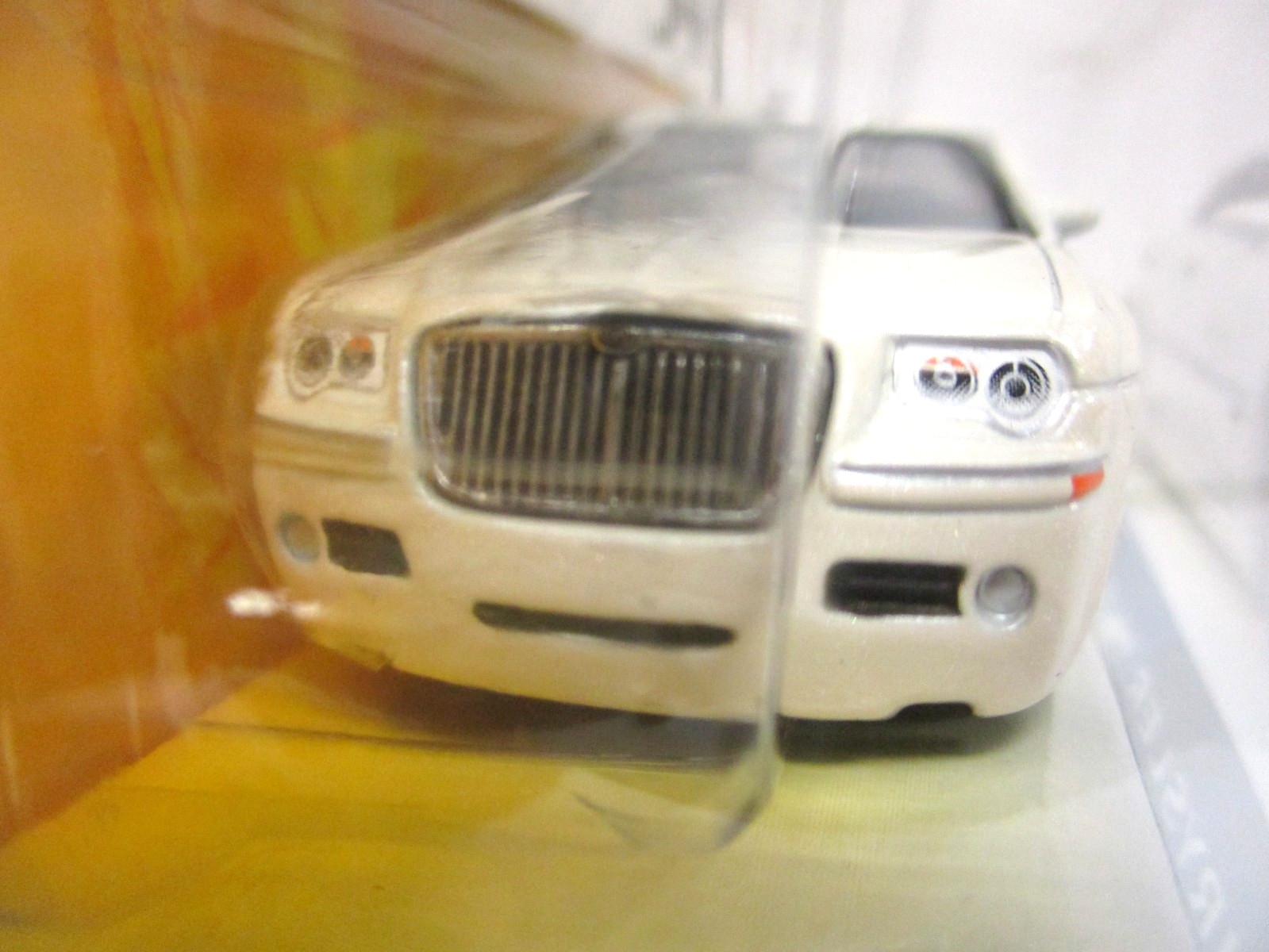 JADA – DUB CITY – KUSTOMS – 2005 / 2006 CHRYSLER 300C – 1/64 DIECAST