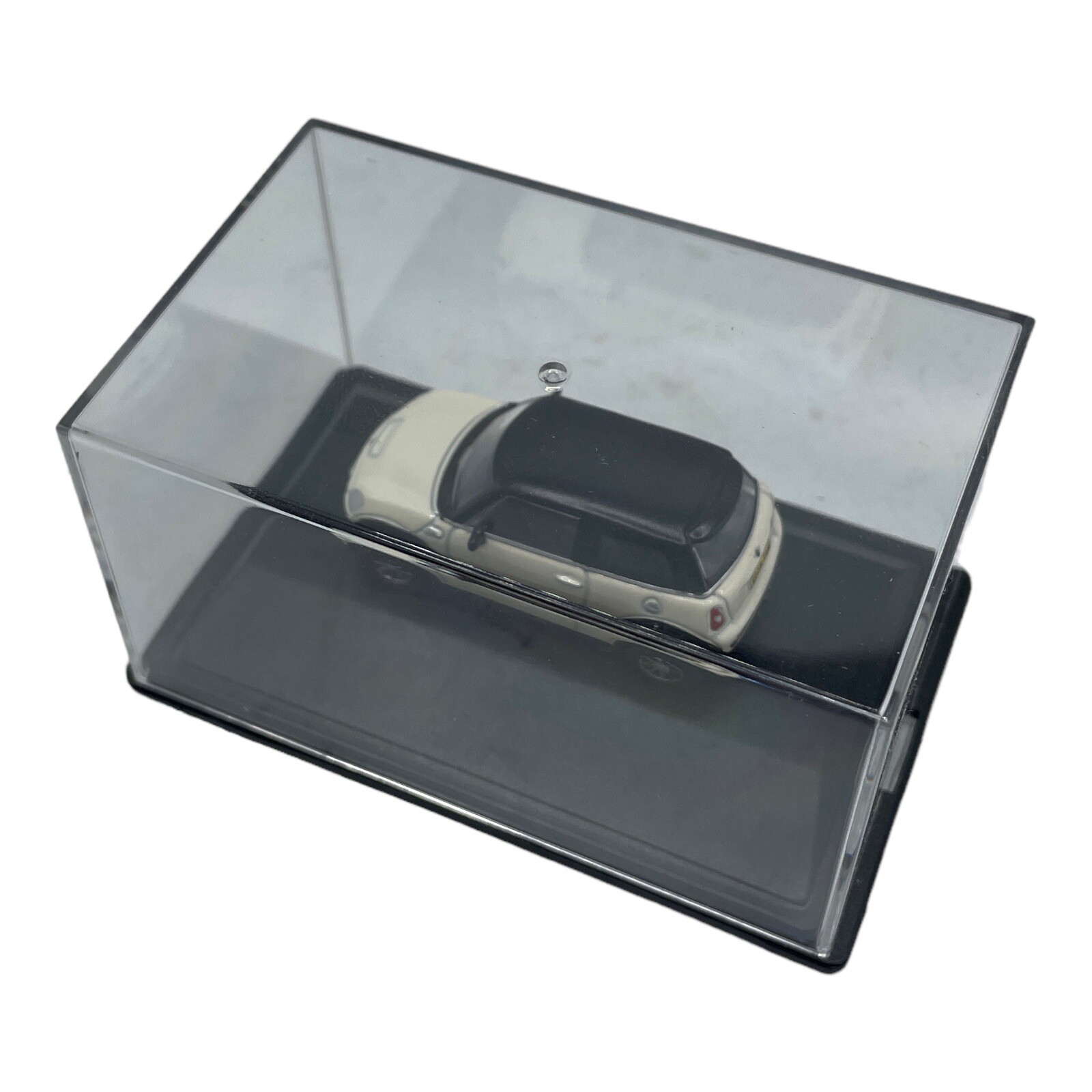 MINI Cooper S Hardtop R56 Pepper White with Black Roof Diecast car 1:76 OO Scale