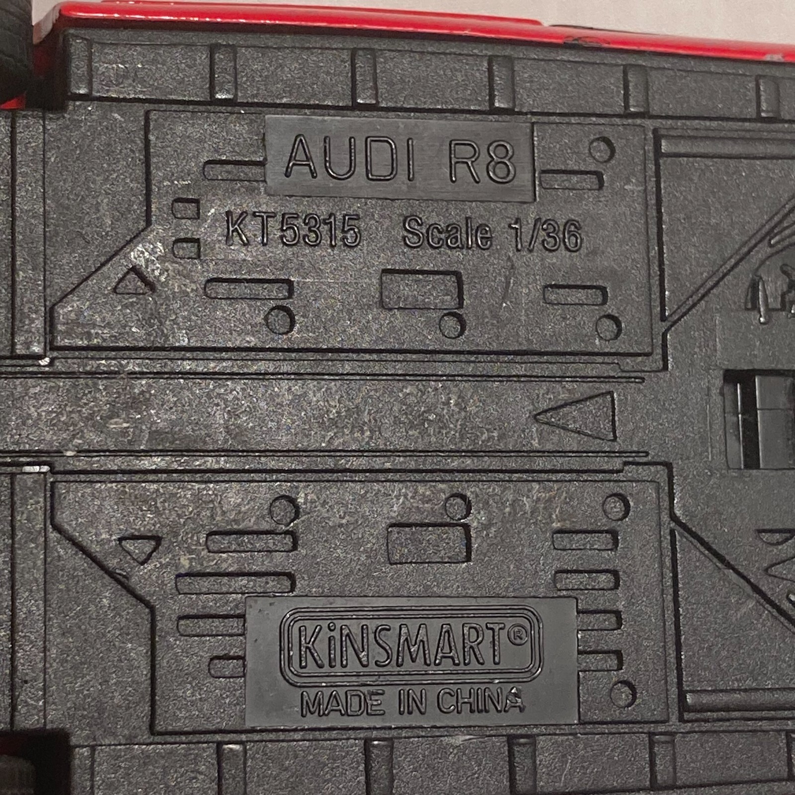 Kinsmart Audi R8 2020 Fire Engine Red Hardtop 1/36 Scale Diecast Car