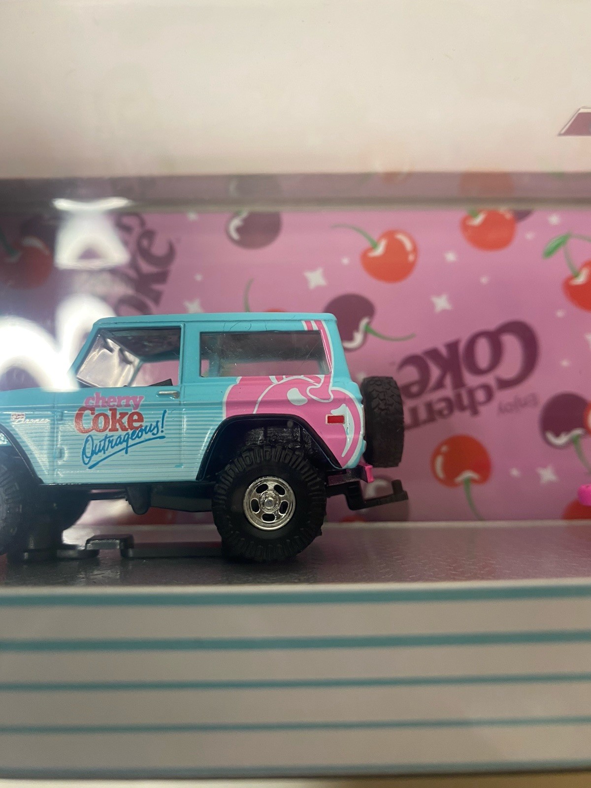 M2 Haulers 1976 Ford Bronco And 1995 Ford Ranger XLT *Lowrider* – 1/4050