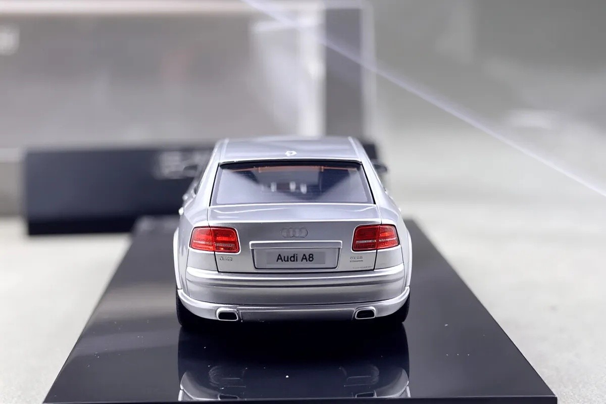 MH 1:64 Silver S8 2008 Luxury Sedan Sports Model Diecast Metal Car