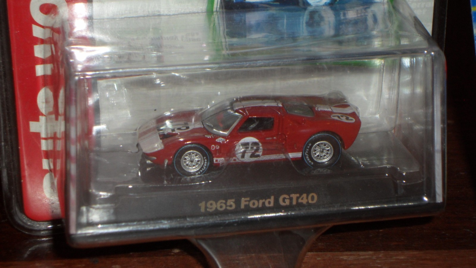 Pair of 1/64 1965 Ford GT40 Diecast Cars Hot Wheels & Auto World GT-40