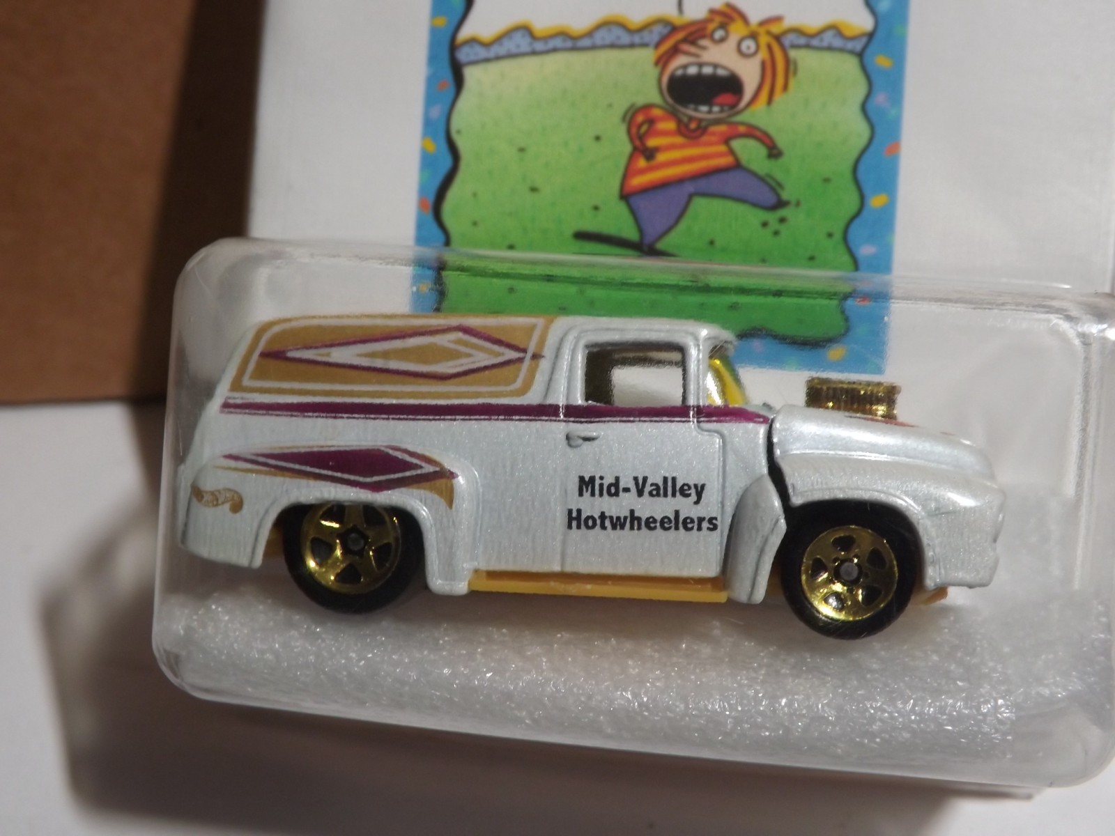 Custom Hotwheels 2001 Mid-Valley Hotwheelers Pearl White ’56 Ford Panel Club Car
