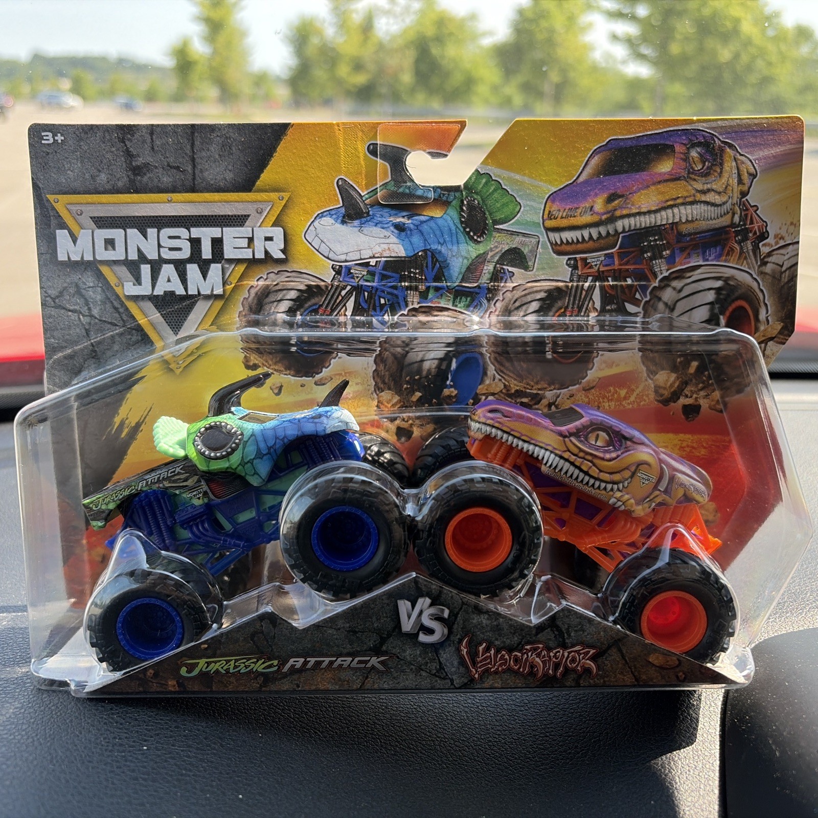 2026 SPIN MASTER MONSTER JAM JURASSIC ATTACK VELOCIRAPTOR TWO TRUCK PACK 36 VHTF