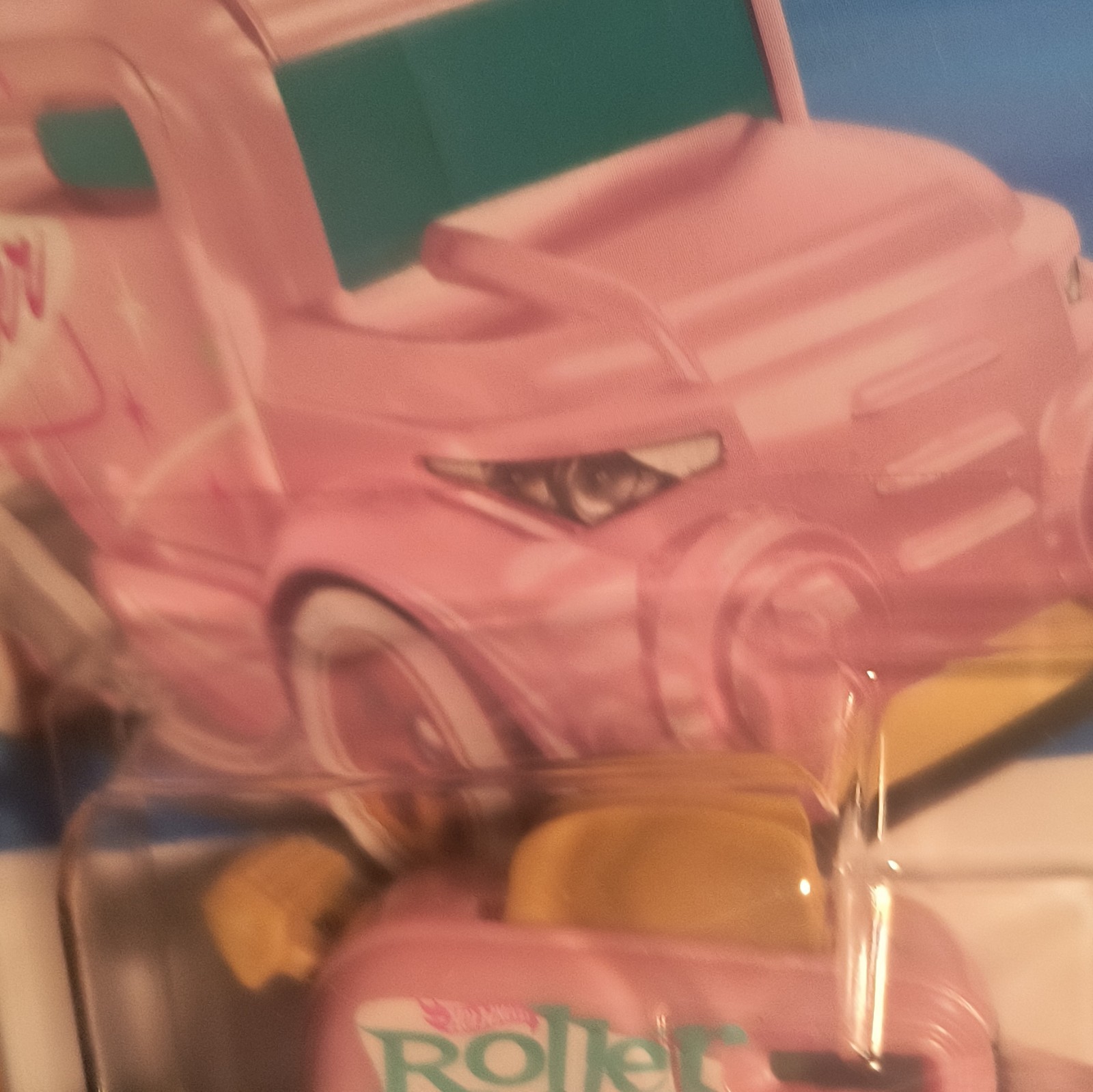 Hot Wheels Roller Toaster Experimotors 1:64 Diecast Car Pink White Gold