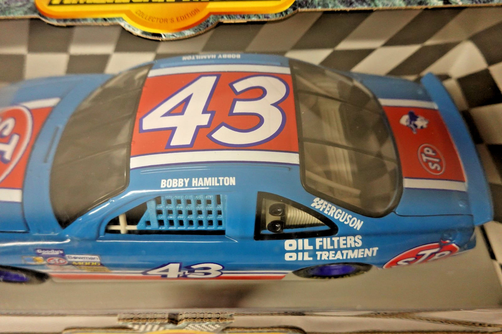 ERTL 7805 RICHARD PETTY STP 25TH ANNIVERSARY AMERICAN MUSCLE 1:18 SCALE N.I.B.