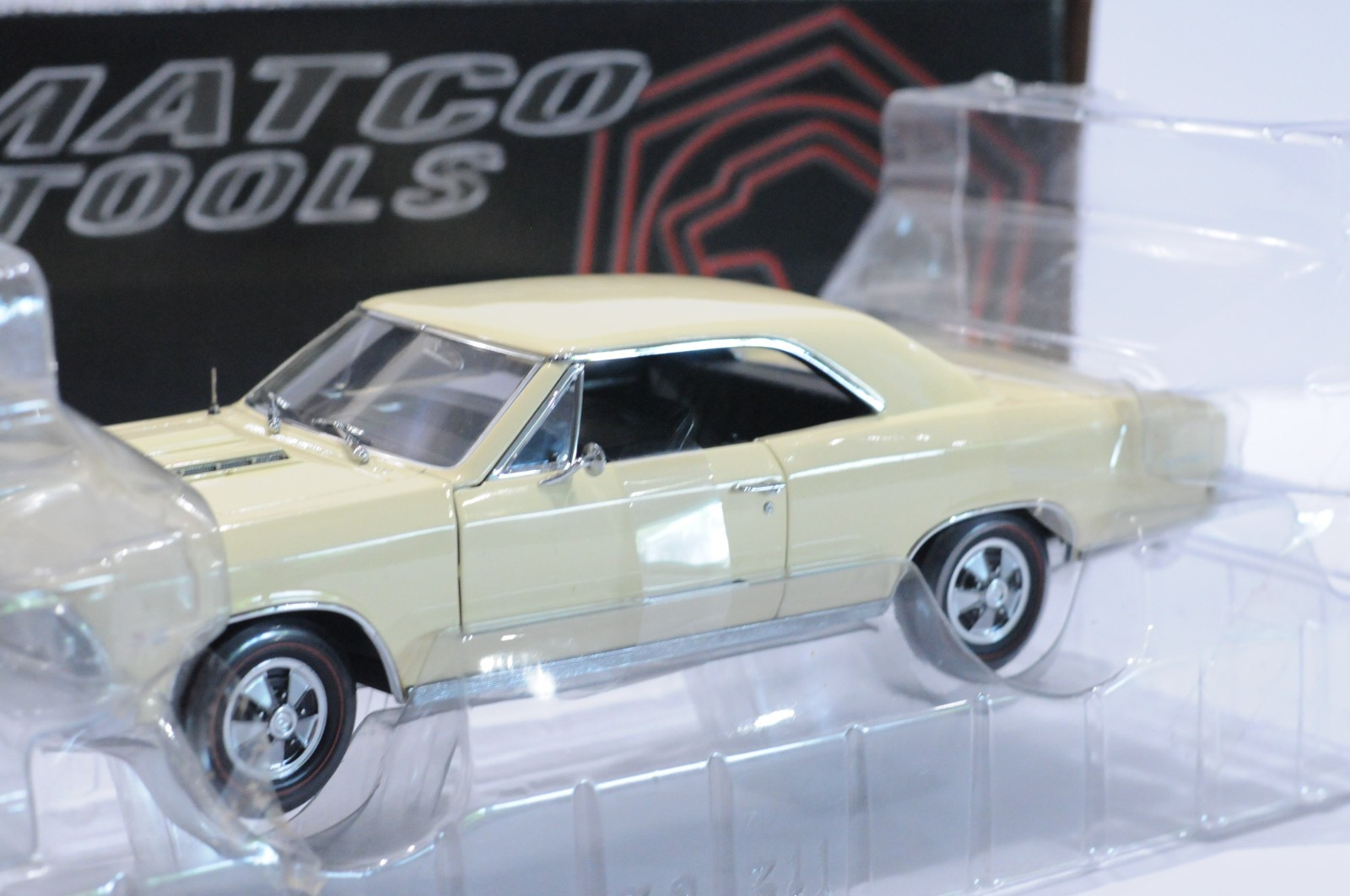 MATCO TOOLS 1966 CHEVY CHEVELLE SS396 CHAMPAGNE SCALE 1:18 LIMITED 1220/1401 NEW