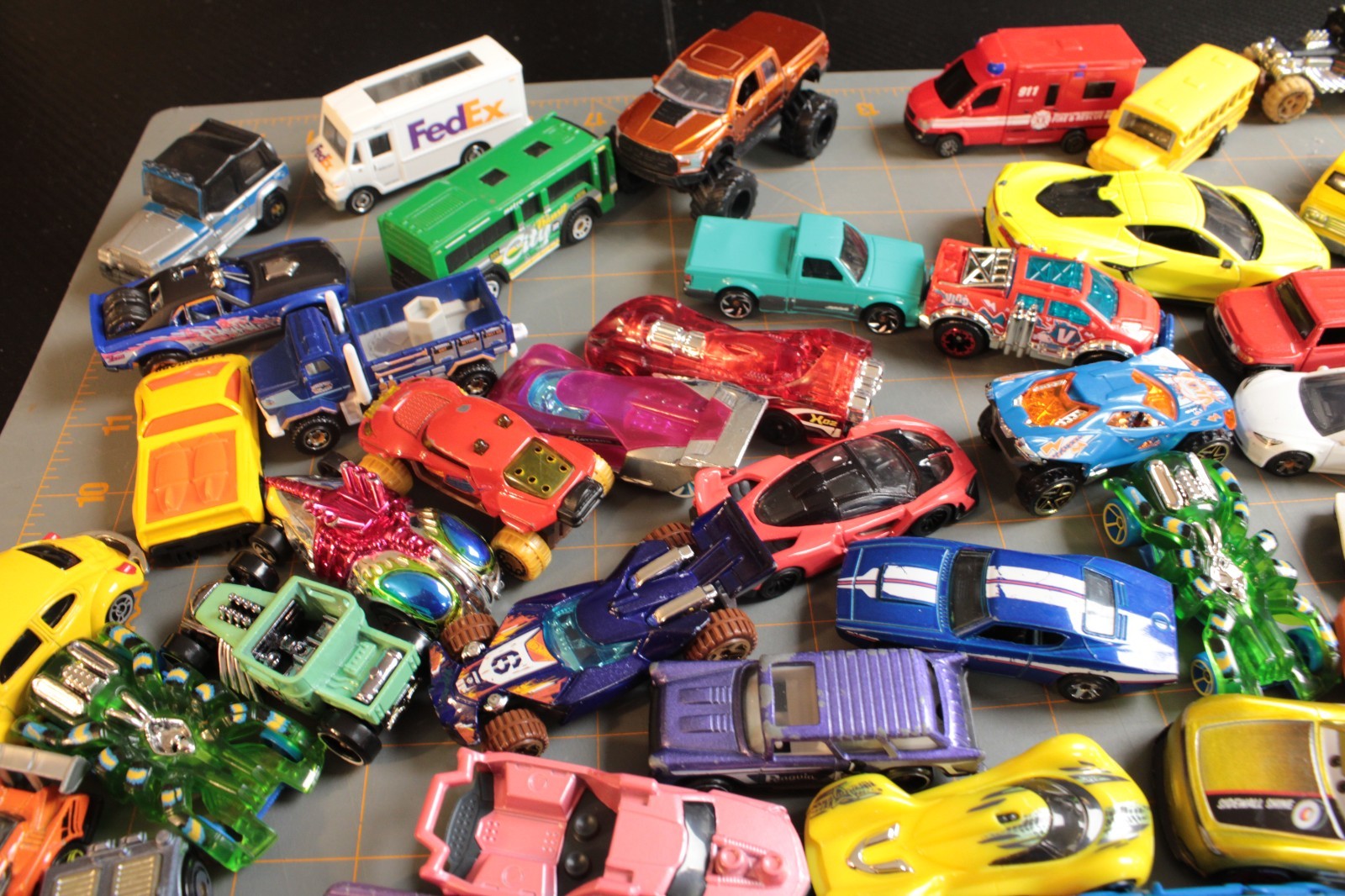 Diecast Cars Hot Wheels Matchbox Maisto 1:64 Mixed Brands As Is Lot of 60+