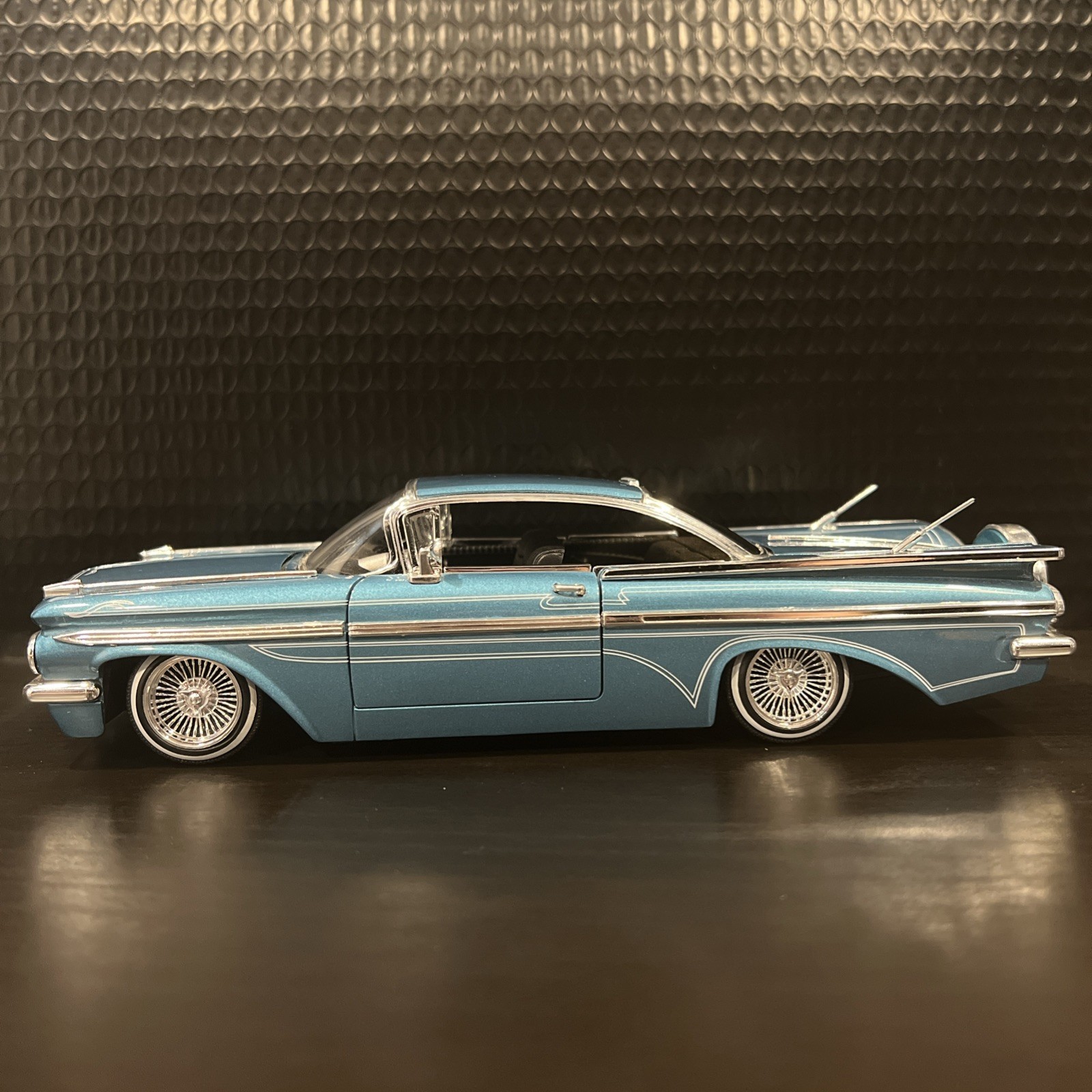 RARE 2001 Jada Toys Street Low 1959 Chevy Impala Blue 1/24 Lowrider Diecast