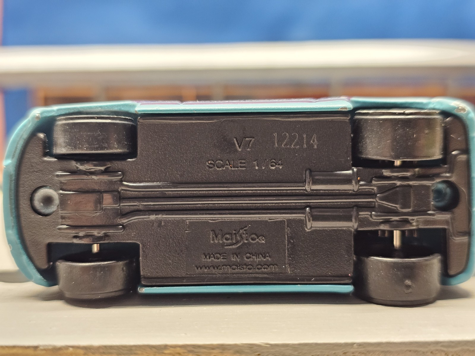 V7 1:64 Maisto Fresh Metal Series Loose
