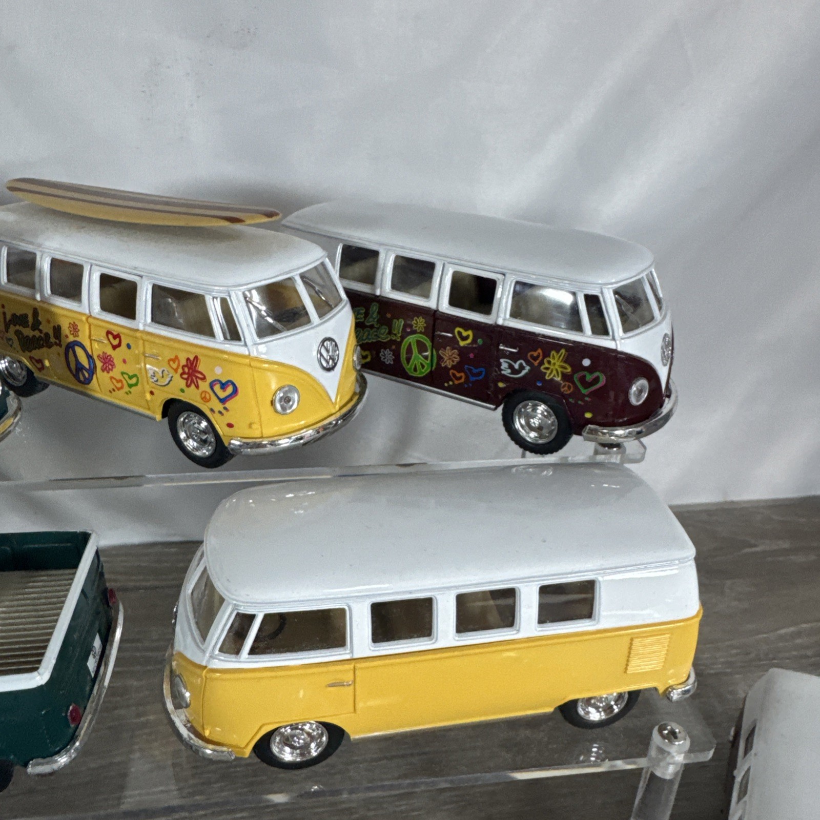 Kinsmart Volkswagen Classical Beetle And Bus Lot Of 12 Die Cast Plastic