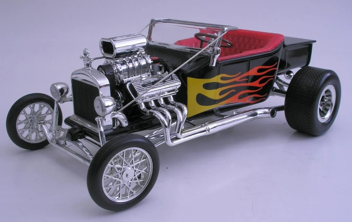 NEW SUPERCHARGED HEMI 1923 FORD T-BUCKET HOT ROD W/CLEAR CASE 1/18
