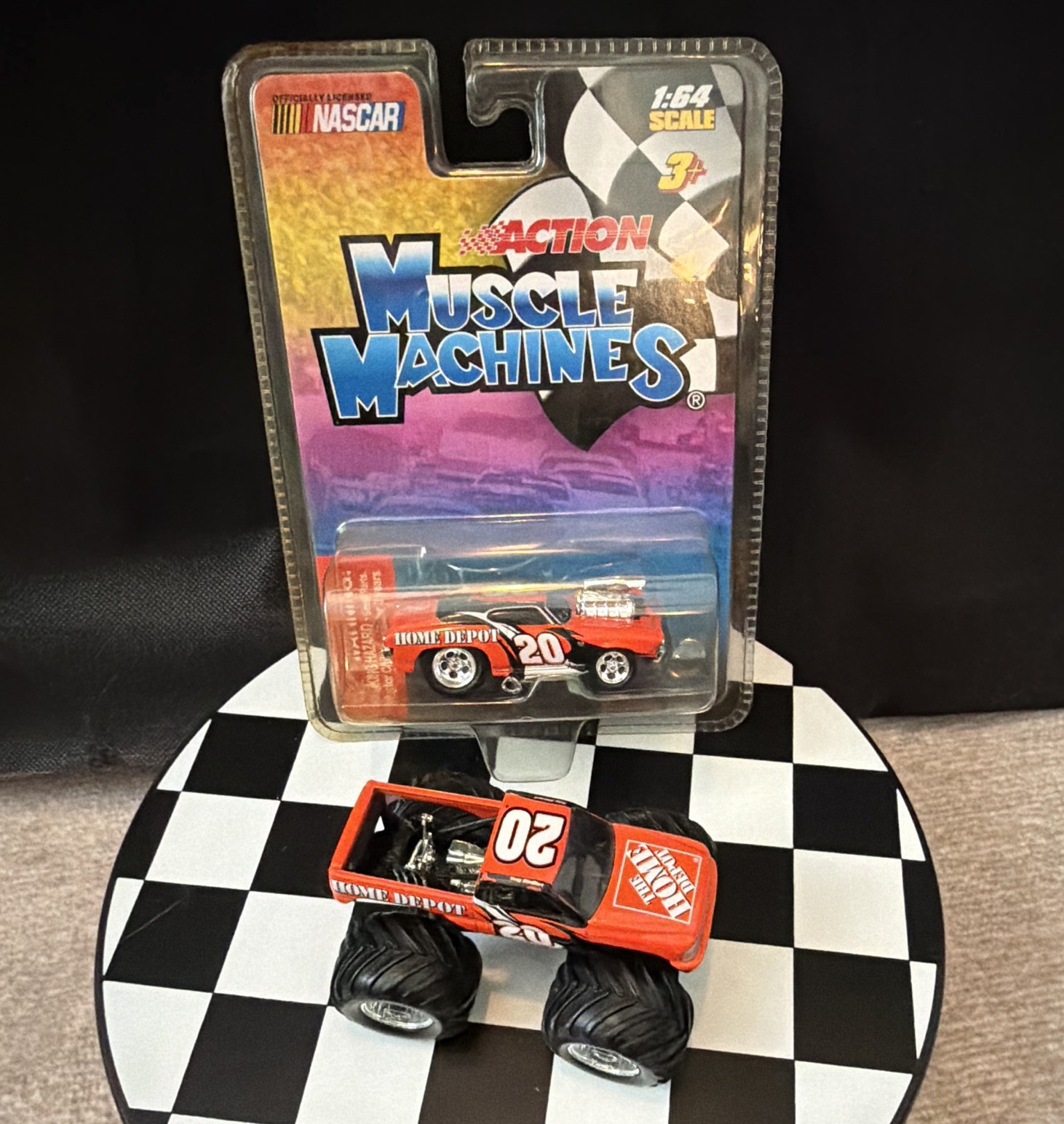 Muscle Machines NASCAR Home Depot #20 Monster Truck 1:64 and Diecast Unopened