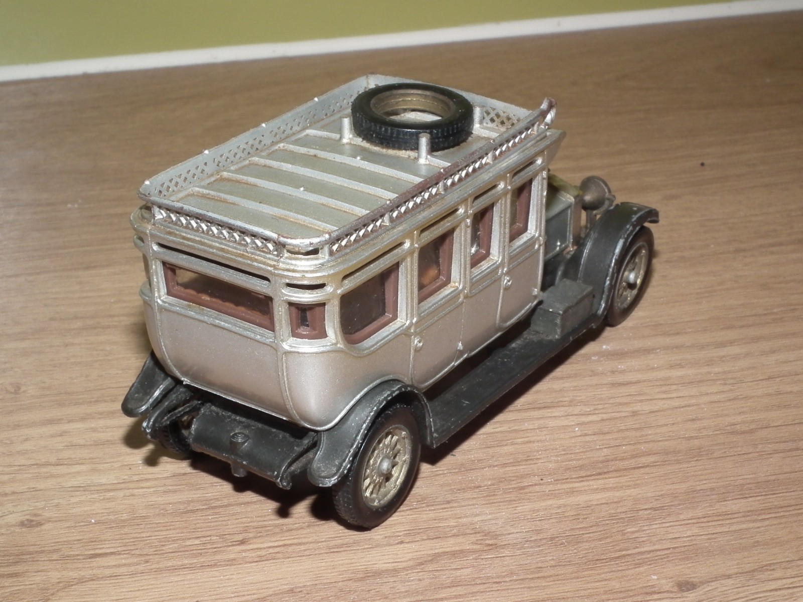 CORGI CLASSICS ROLLS ROYCE 1912 SILVER GHOST 9041 UNBOXED 1:43 SCALE