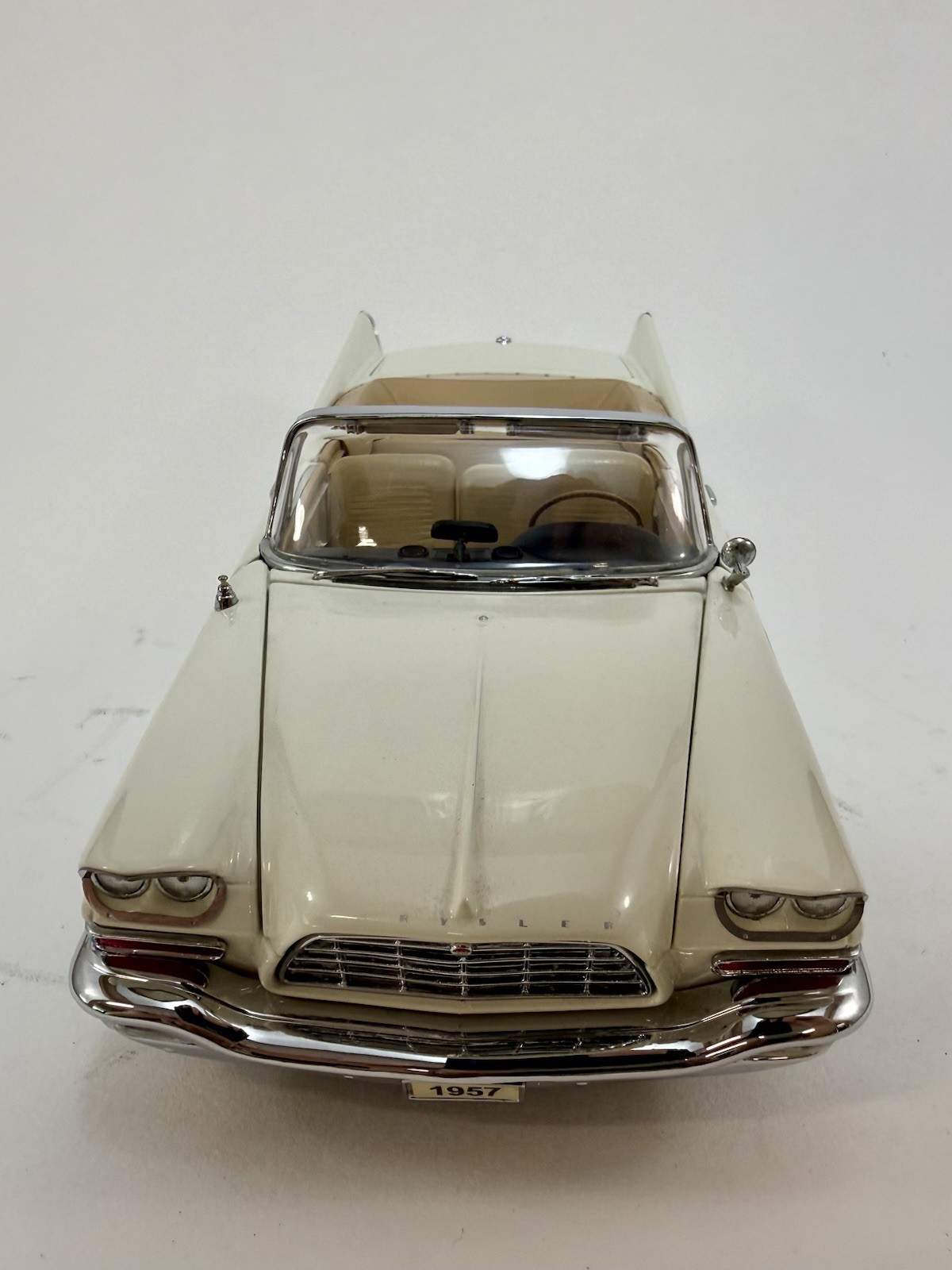 Danbury Mint 1957 Chrysler 300C Convertible 1:24 Diecast Model Car Original Box