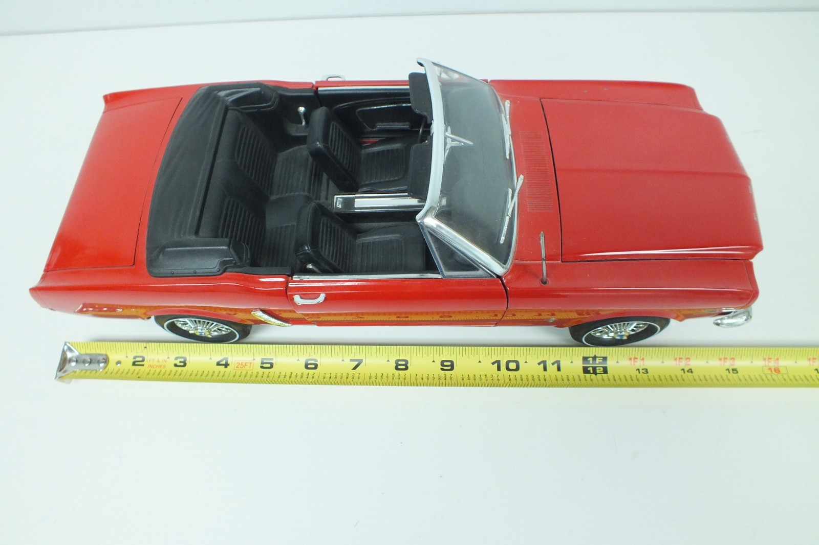 1964 1/2 Ford Mustang Convertible ERTL 1:12 Die Cast