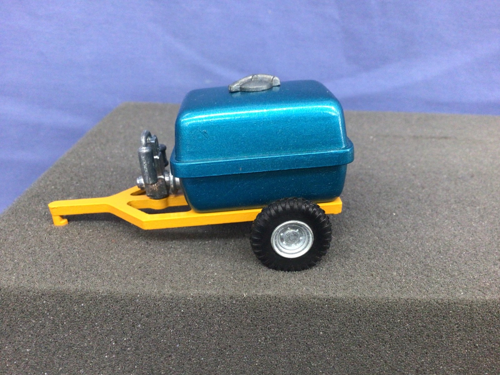 Joal 205 Compressor Pulverizador Trailer Made in Spain Boxed Blue and Yellow