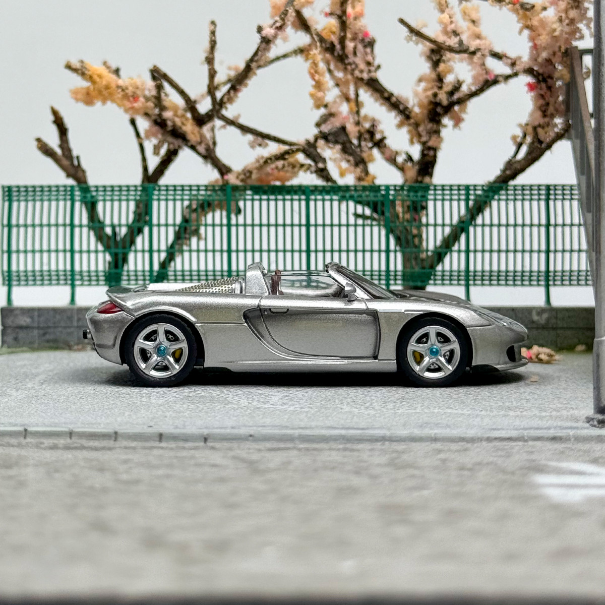 1: 64 scale model car silver Carrera GT Roadster alloy die cast