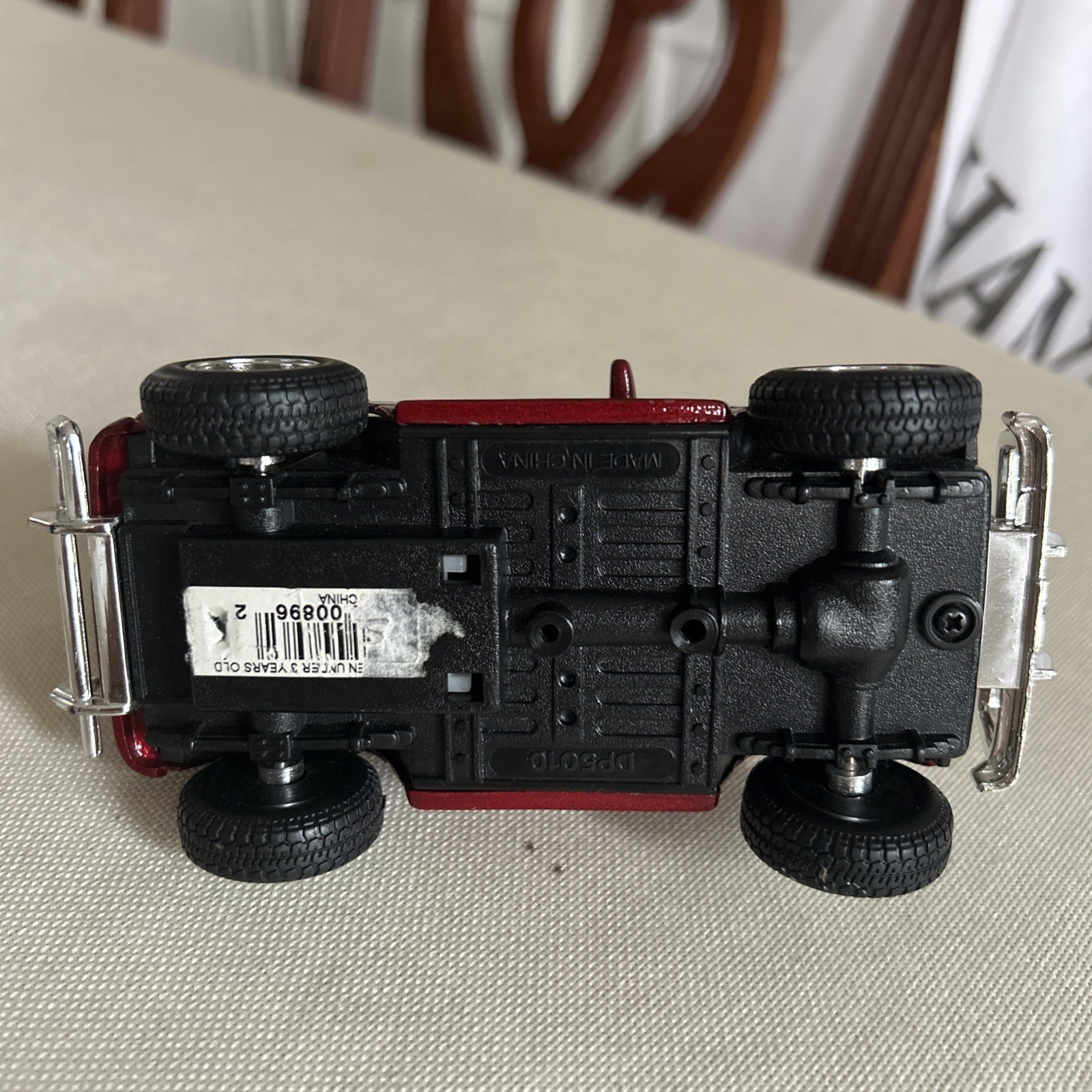 Toyota Land Cruiser Red DP5010 Diecast Model