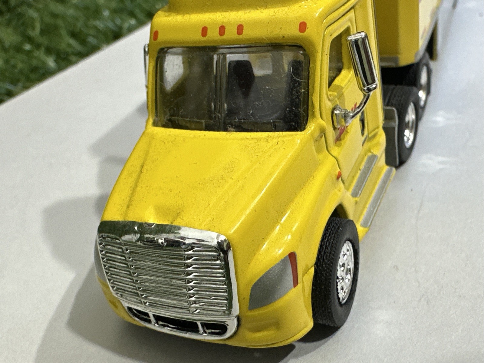 1/87 Scale Trucks N’ Stuff Freightliner Cascadia DHL With 28” DD Double SPT3120