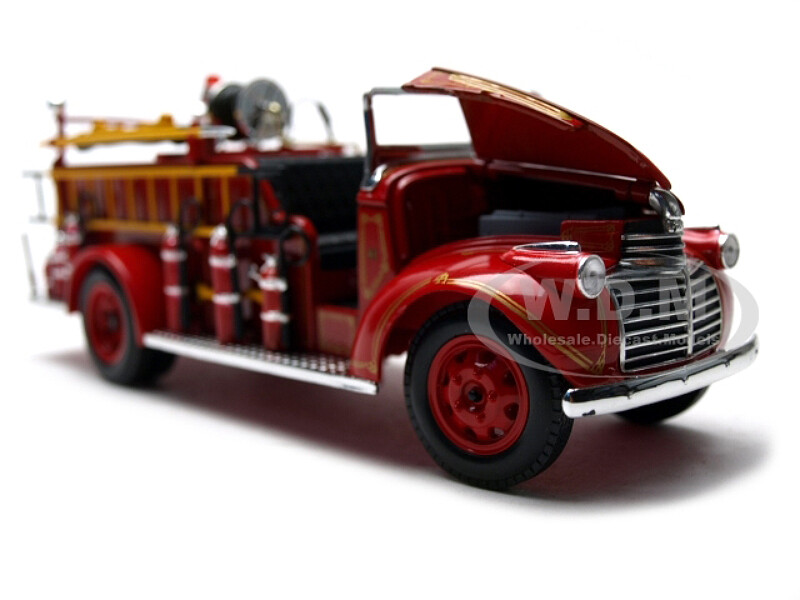 1941 GMC FIRE ENGINE TRUCK RED 1/32 DIECAST MODEL BY SIGNATURE MODELS 32348