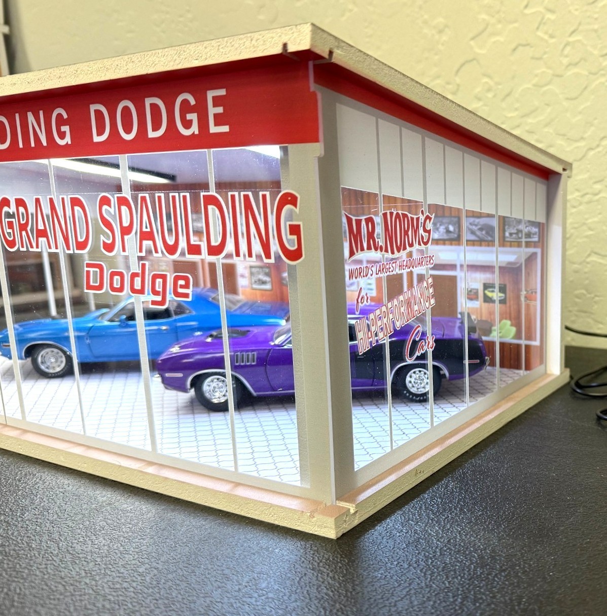 1/24-25th SCALE, MR. NORMS GRAND SPAULDING DODGE SHOWROOM DIORAMA !