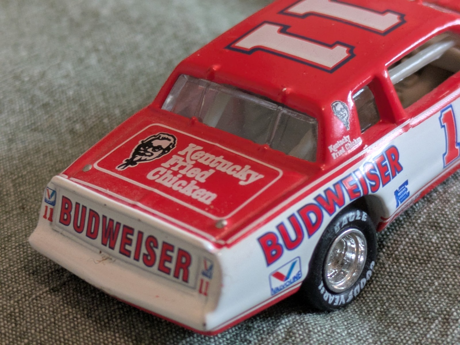 Darrell Waltrip #85 | Chevrolet Monte Carlo “Budweiser” 1985 Winston Cup 🏆 1/64