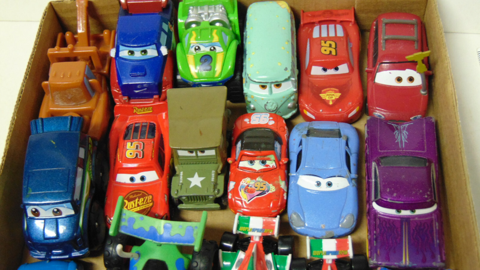 Lot of 21 Disney/Pixar Cars Movie Toy Vehicles Die-Cast and Plastic