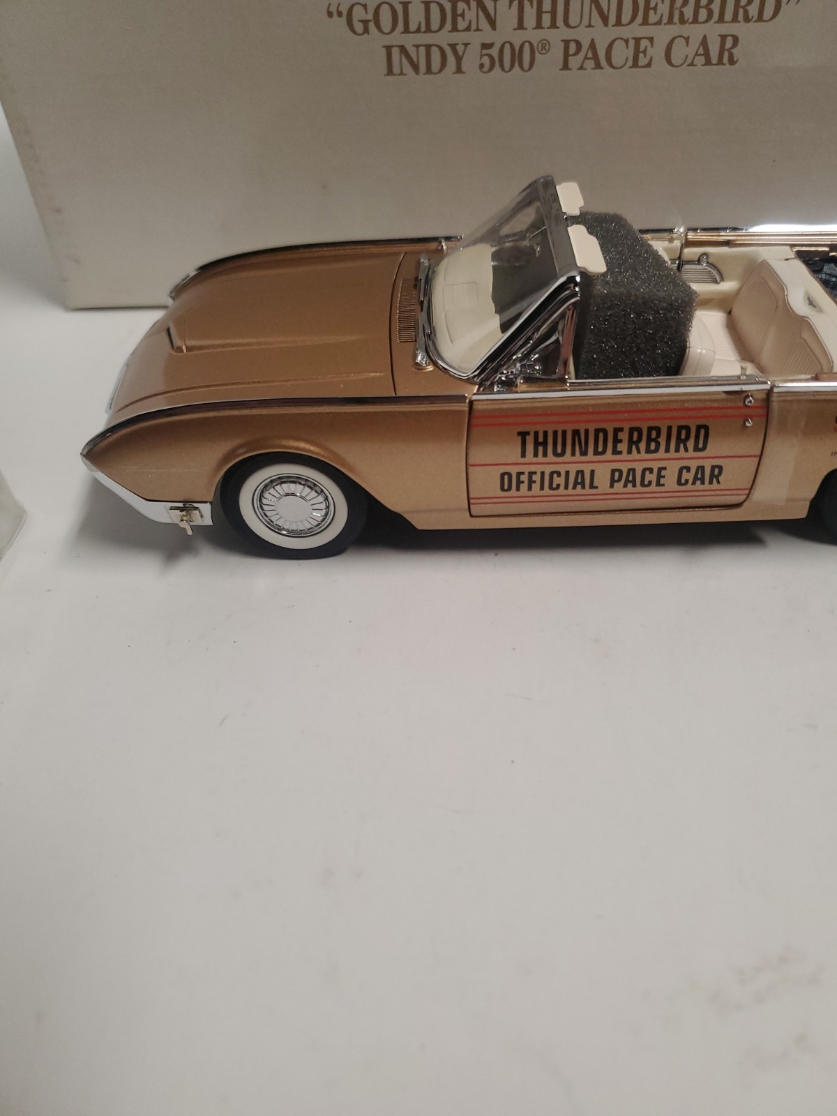Danbury Mint 1961 Golden Ford Thunderbird Indy 500 Pace Car 1:24 NO Paperwork