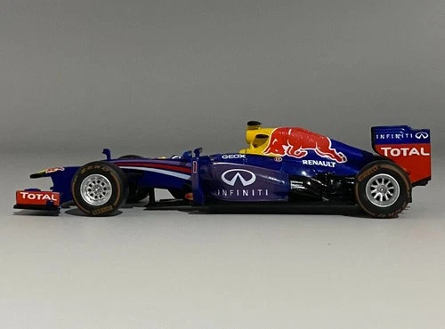 1:43 1/43 Sebastian Vettel Red Bull Racing-Renault 2013 4th Championship F1 Car