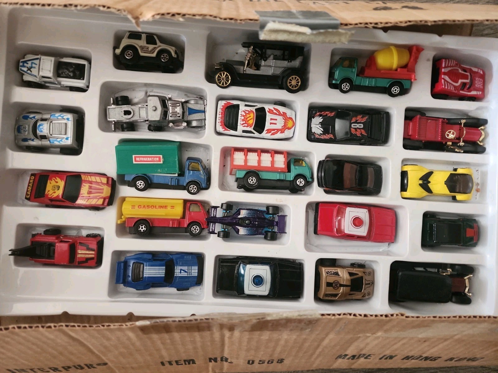Lot VINTAGE HOTWHEELS Diecast Toy Vehicle Car 24 Cars In Tray