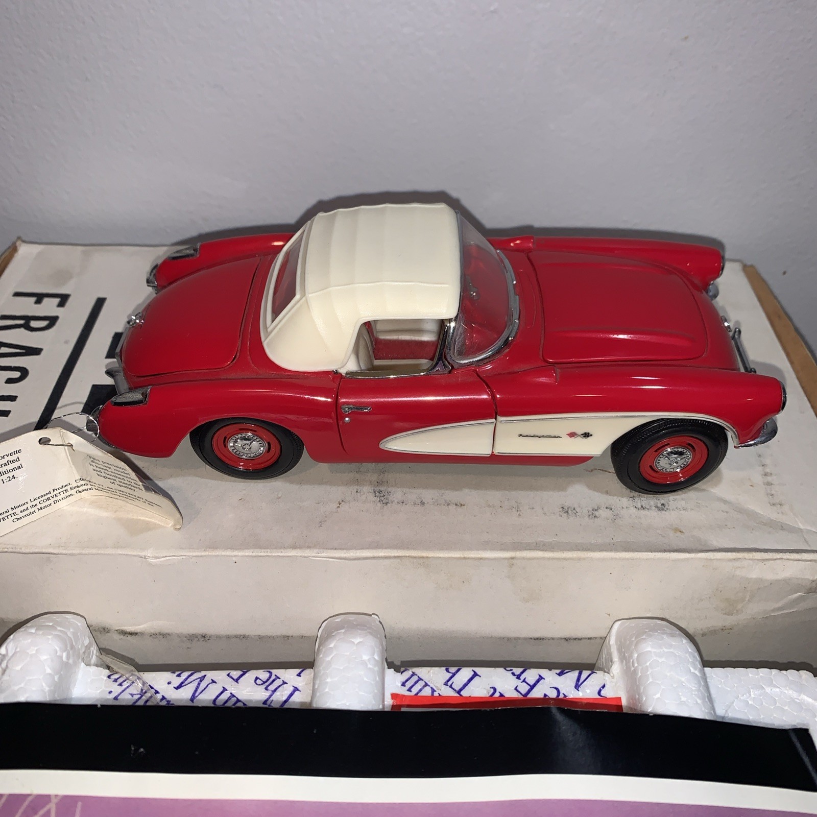 1957 Red Corvette Convertible 1:24 Die-cast Metal w/Removable Top, Franklin Mint