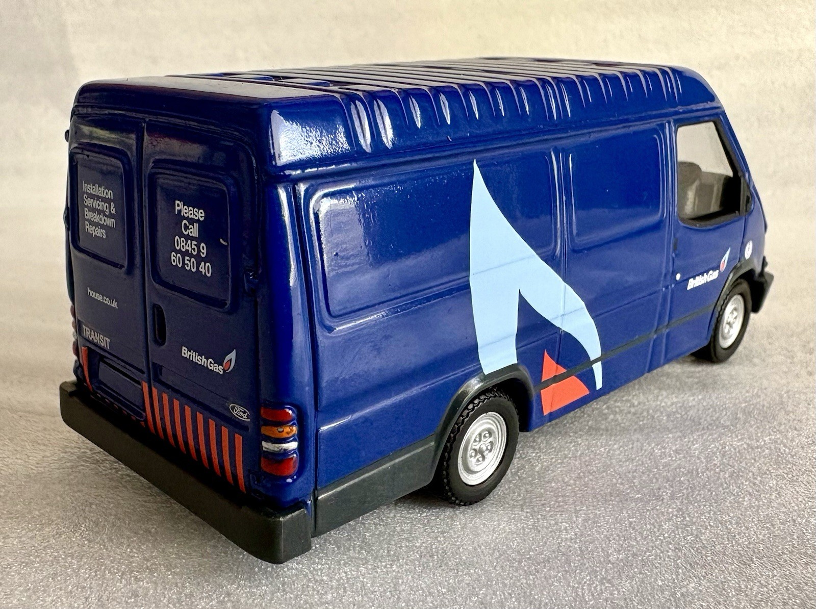 ‘British Gas’ Ford Transit Van – 1:43 Corgi Limited w/ Certificate CC07805 Truck