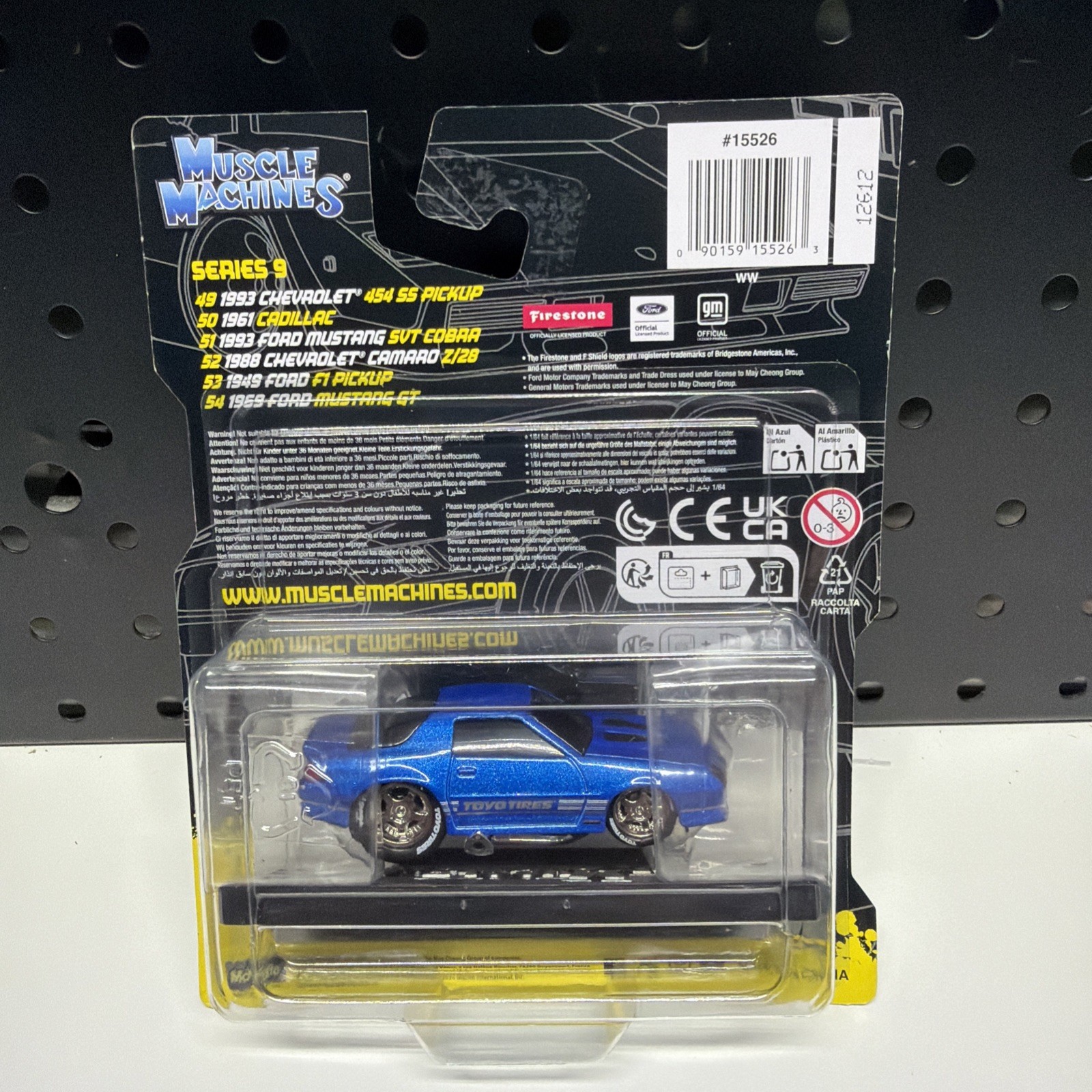 Maisto Muscle Machines Series 9 DieCast Model 52 1988 Chevrolet Camaro Z/28 Blue