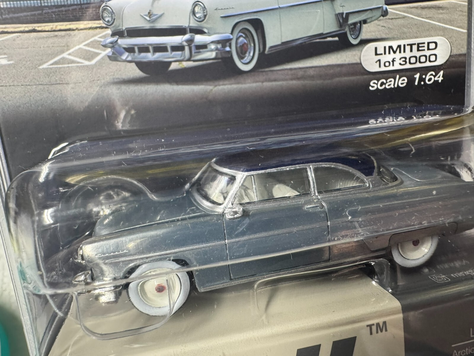 1:64 MiniGT 1954 Lincoln Capri Arctic White / Blue MGT00631-MJC Raw Chase