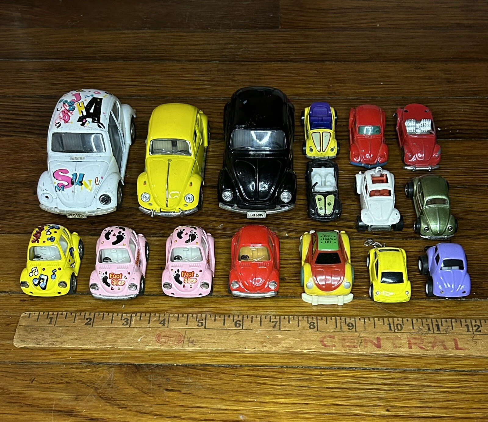 Diecast Plastic Mix Toy Car Lot Kintoy Hot Wheels Maisto Volkswagen VW Beetle