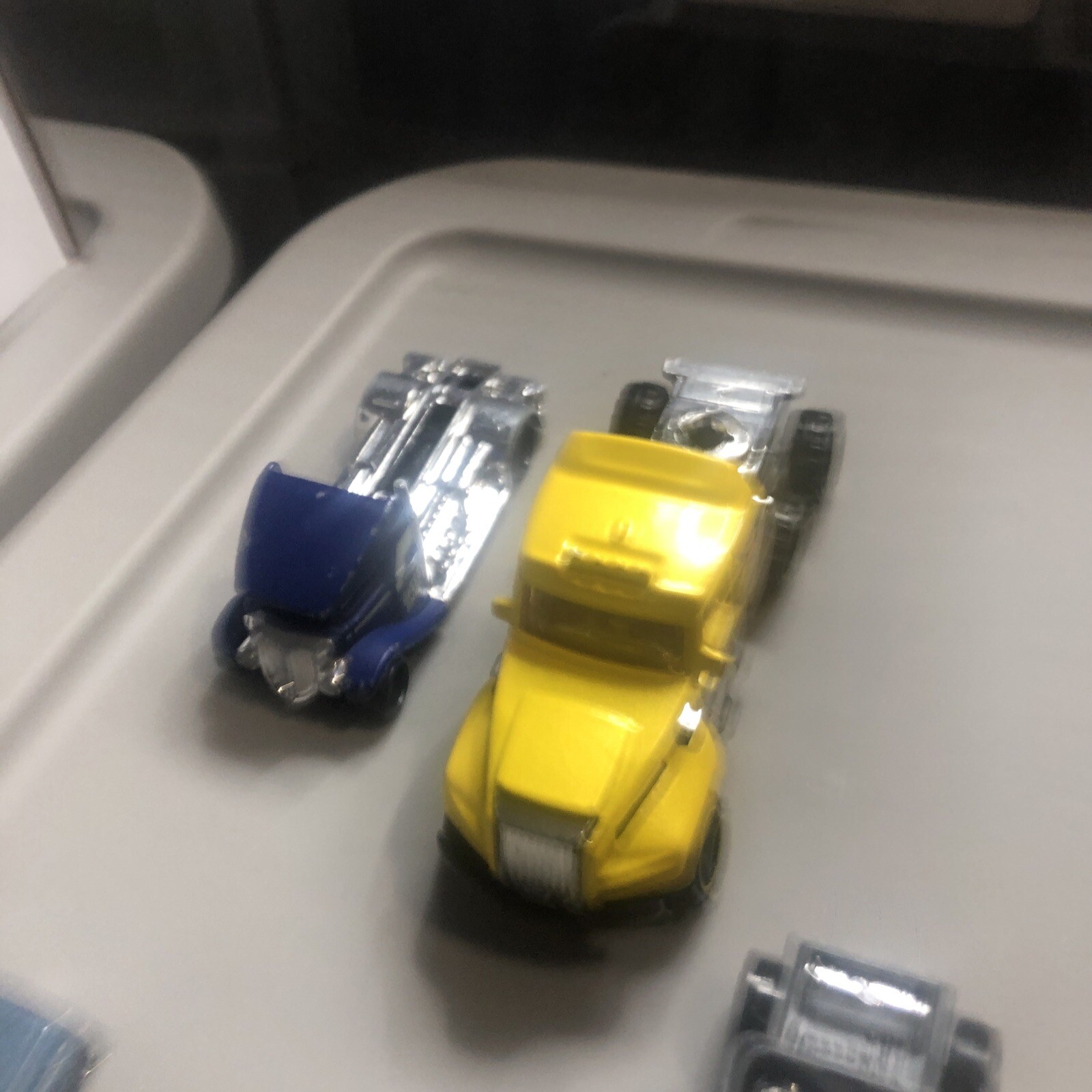 Hot Wheels Lot Of 17 Mixed Please See Photos