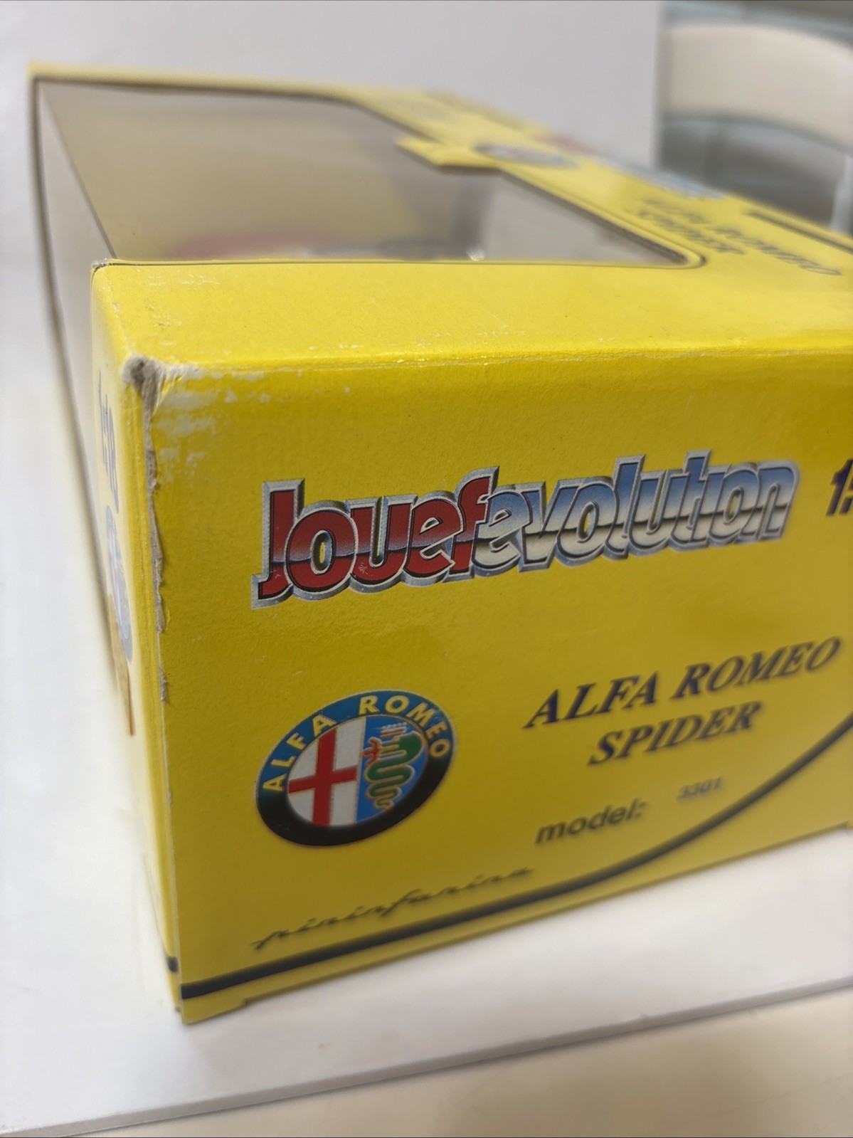 1:18 Alfa Romeo Spider 1.0 Red Jouef Evolution #3301 Diecast Car Italy