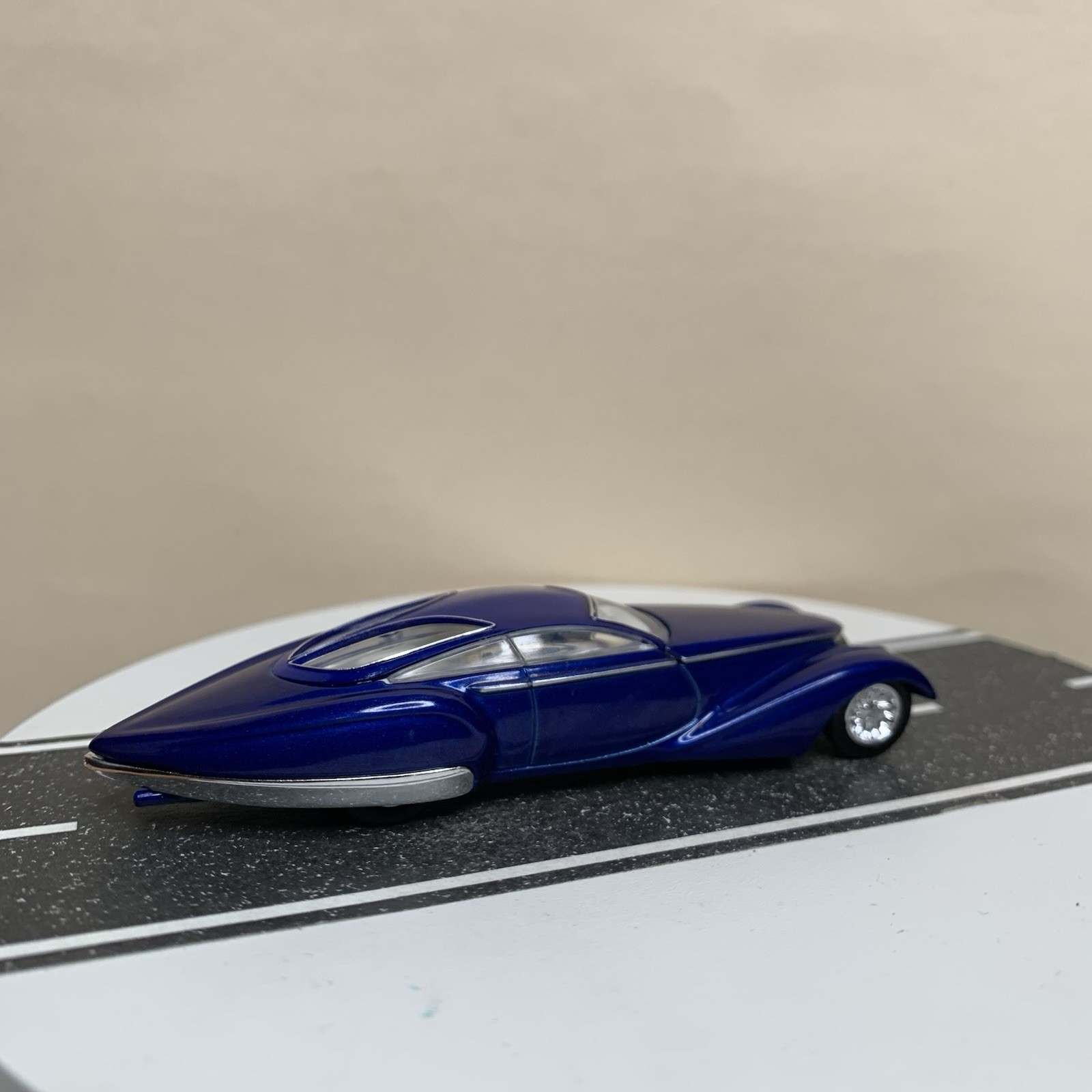 Hot Wheels Chip Foose Original Design Manhattan Hot Rod Custom Blue 1:64 NM