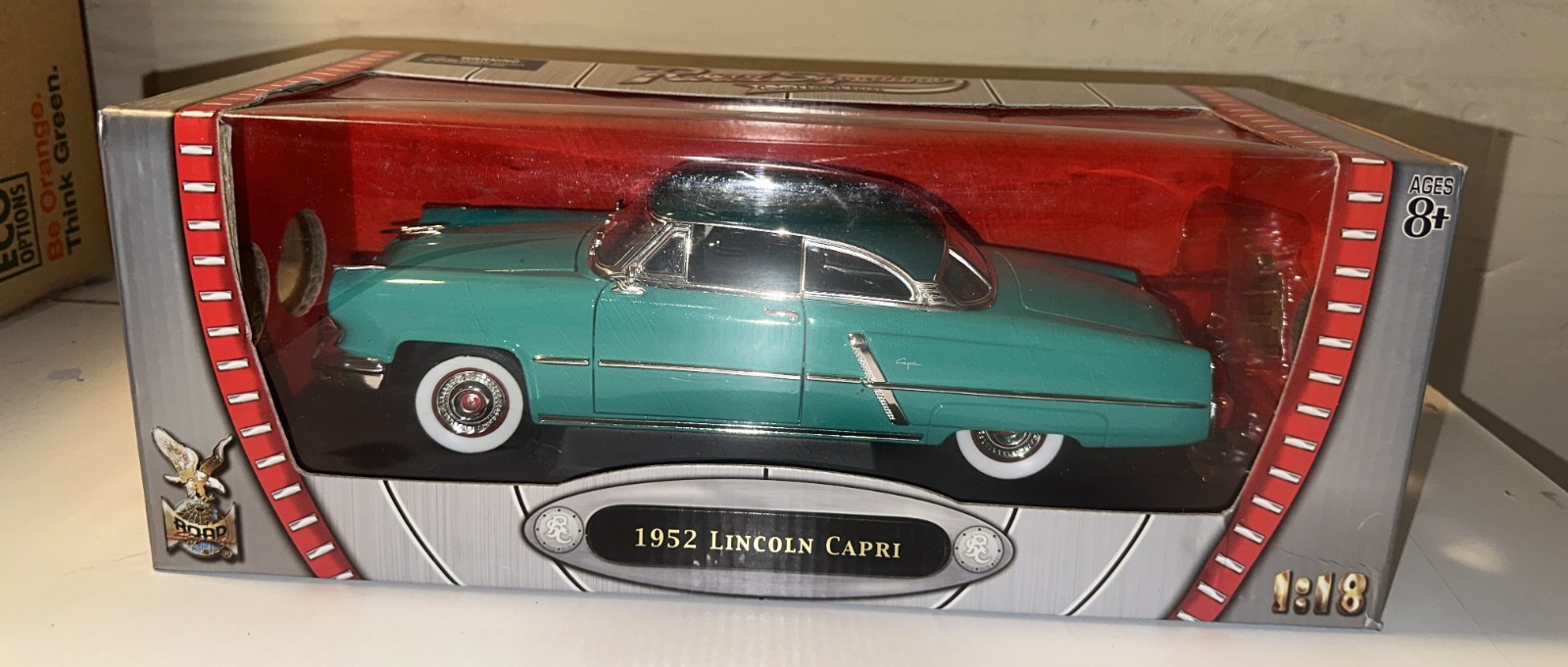 Road Legends, 1/18 Scale, 1952 Lincoln Capri Coupe, Two Tone Green, Beautiful