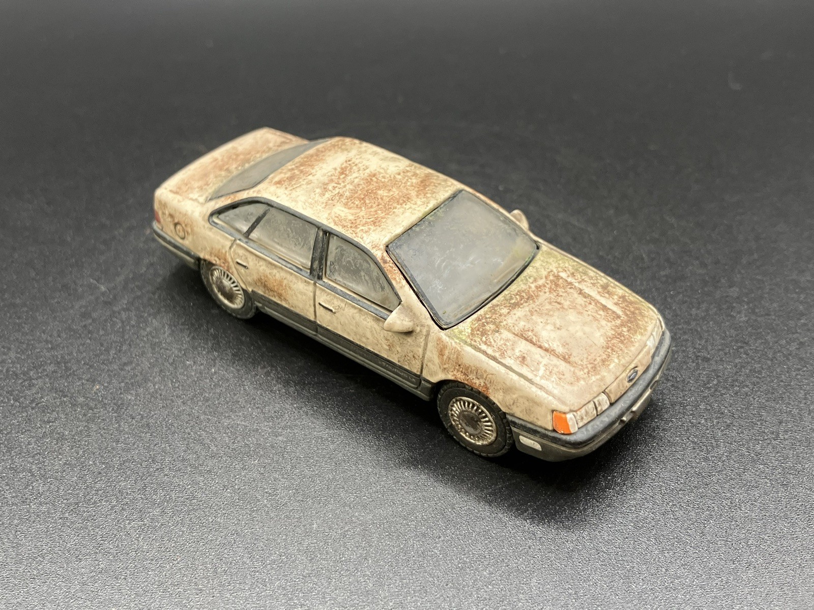 1989 Ford Taurus Rusty Weathered Barn Find 1/64 Diecast Custom Greenlight Car