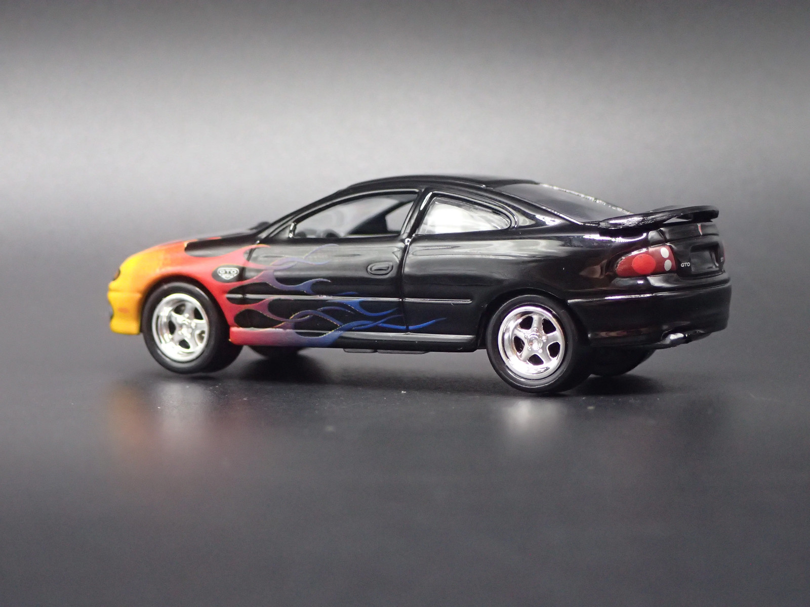 2004-2006 PONTIAC GTO BLACK 1:64 SCALE DIECAST MODEL CAR