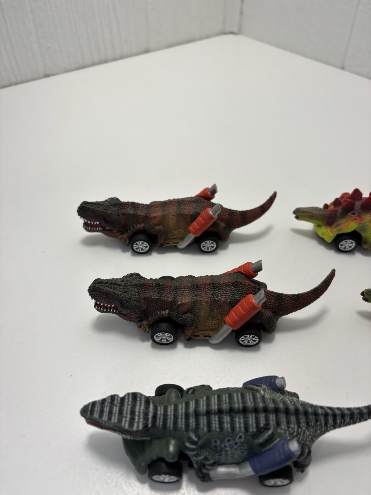 Dinobros Dinosaur Pull Back Toy Cars Set 4 Age 3 and Up Lot Of 12 Duplicates