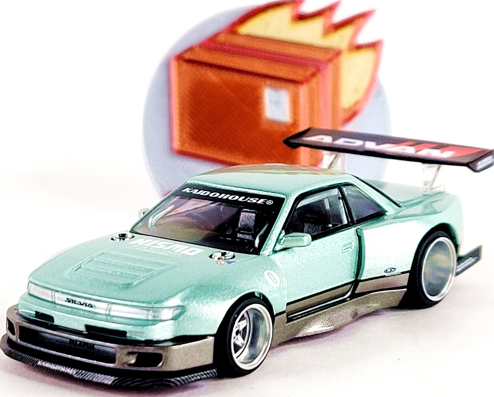 Kaido House x Mini GT Nissan Silvia S13-R Kaido Works V1 KHMG232 🟩 1/64