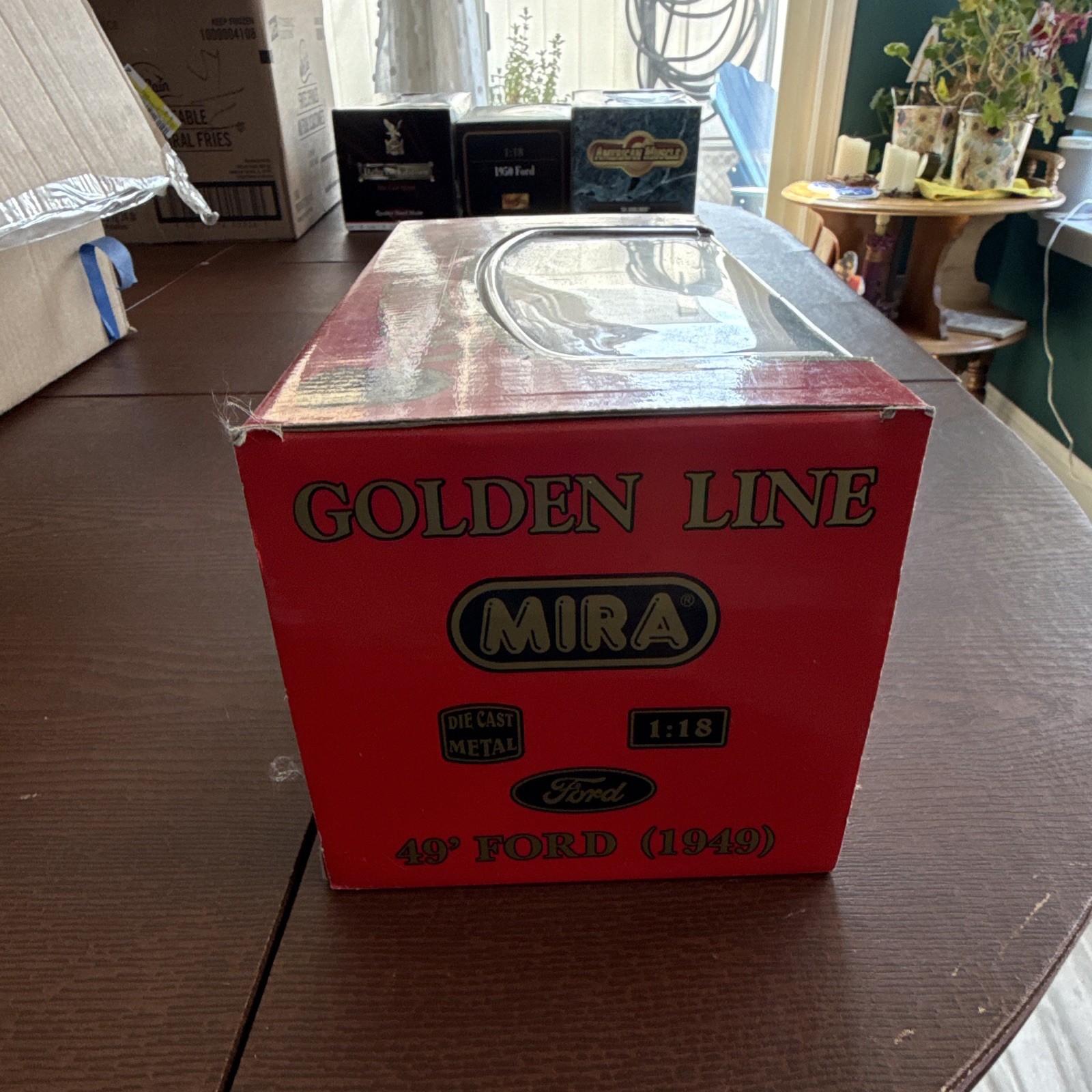 MIRA Golden Line 1:18 1949 Ford 49′ Ford Blue Diecast Metal Car w/ Case