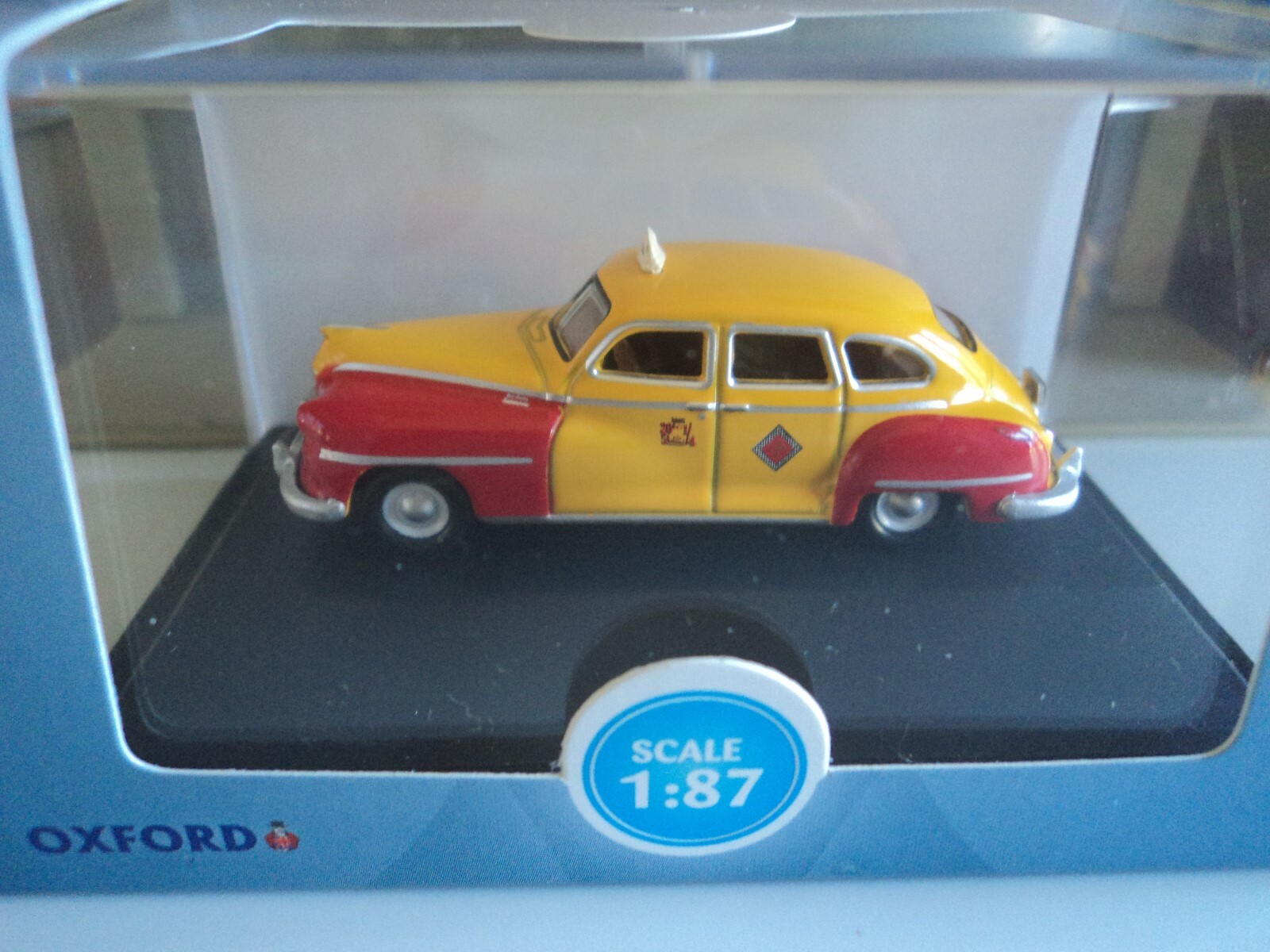 Oxford 1946-1948 DESOTO SUBURBAN Taxi 1/87 HO diecast car